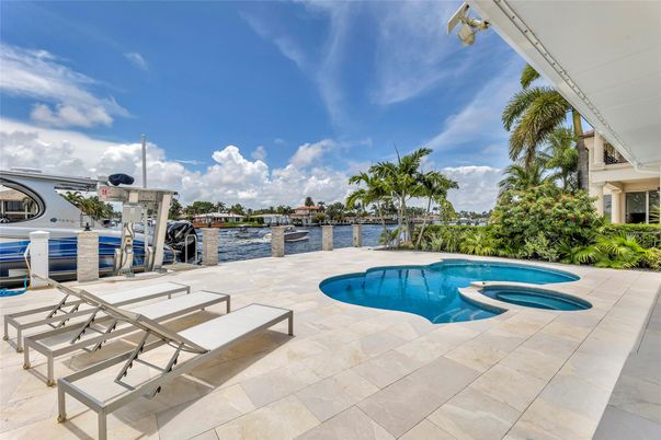 Exterior, Pool, Water