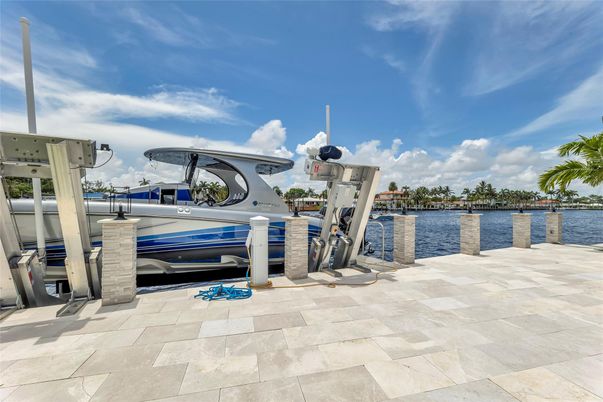 Exterior, Pool, Water
