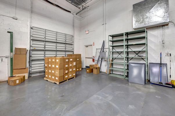 Garage, Interior