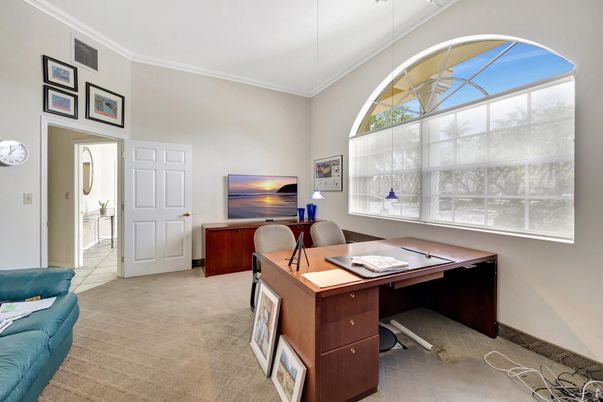 Home Office, Interior
