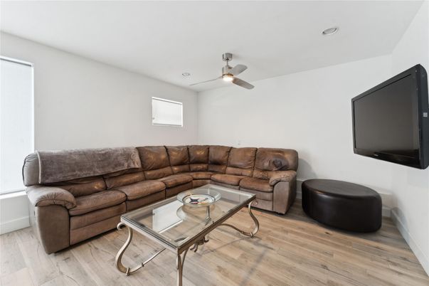 Interior, Living room, Recessed Lighting, Wood Texture Flooring