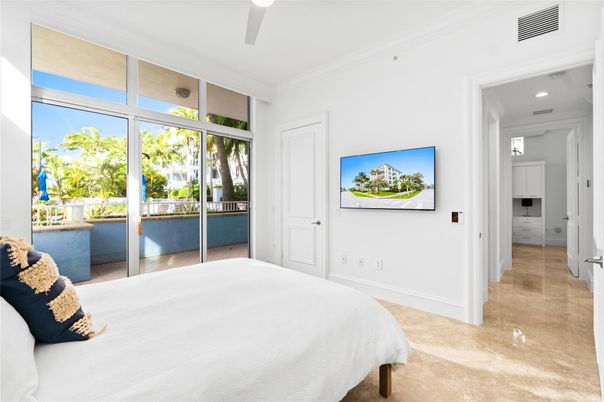 Bedroom, Interior, Recessed Lighting, Water