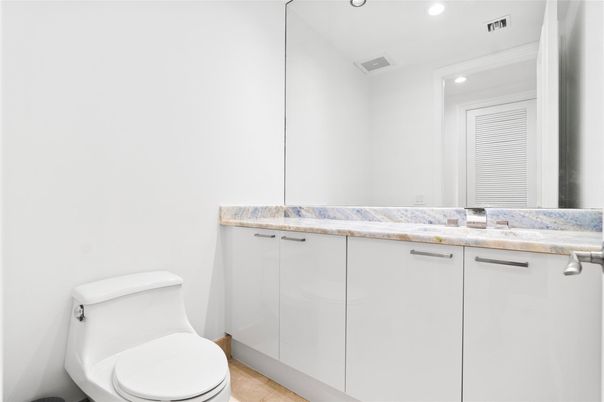 Bathroom, Interior, Recessed Lighting