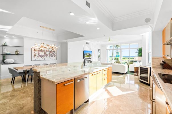 Dining room, Interior, Kitchen, Living room, Pendant Lights, Recessed Lighting, Stainless Steel Appliances