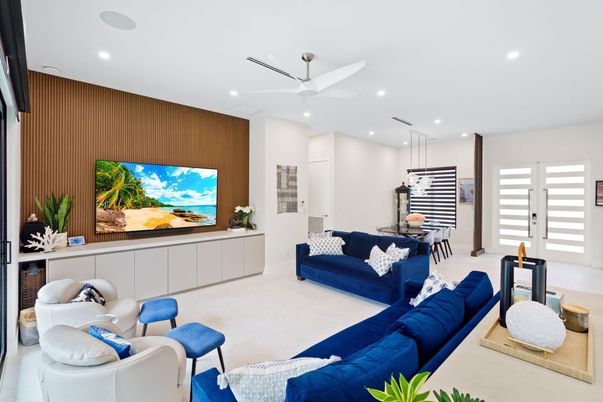 Dining room, Interior, Living room, Pendant Lights, Recessed Lighting
