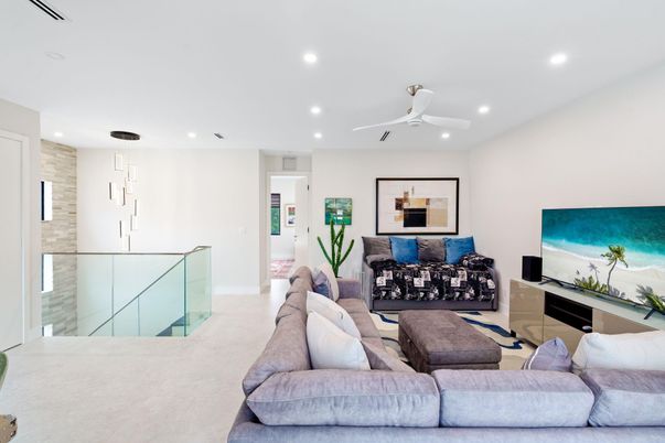 Interior, Living room, Pendant Lights, Recessed Lighting