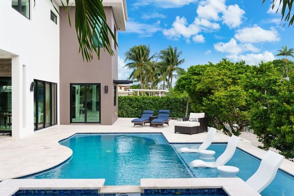 Exterior, Pool