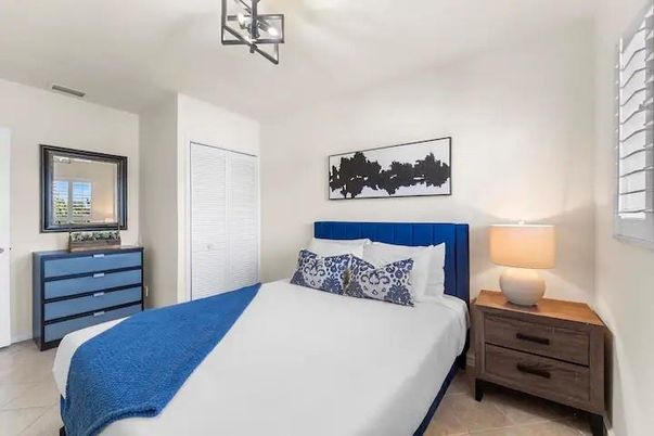 Bedroom, Interior, Pendant Lights