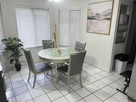 Dining room, Interior