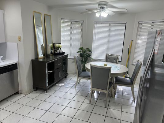Dining room, Interior