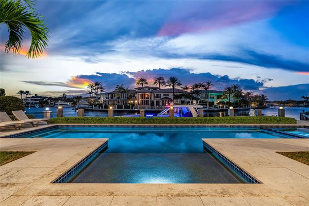 Exterior, Lake, Pool