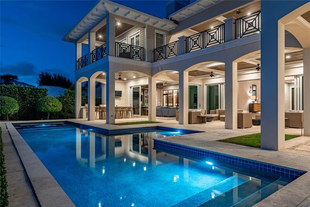 Exterior, Pool