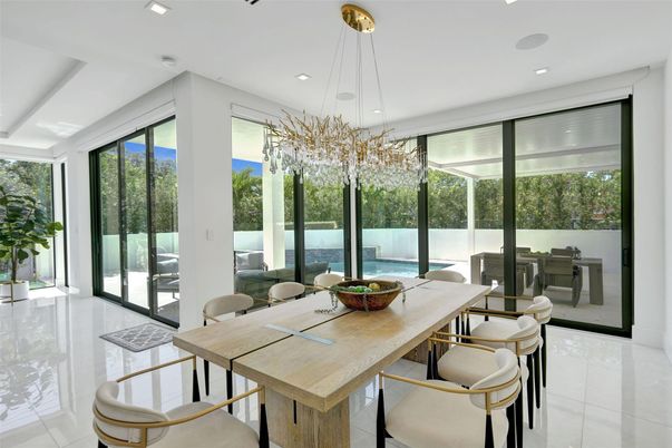Dining room, Interior, Pendant Lights, Recessed Lighting, Water