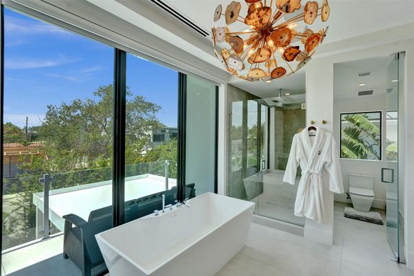Bathroom, Chandelier, Free Standing Baths, Interior, Recessed Lighting