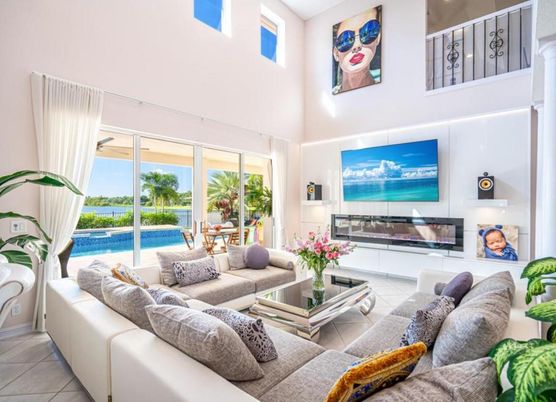 Interior, Living room, Water