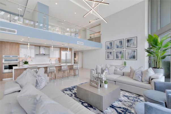 Interior, Kitchen, Living room, Pendant Lights, Recessed Lighting, Stainless Steel Appliances