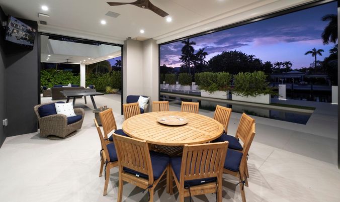 Dining room, Interior, Recessed Lighting