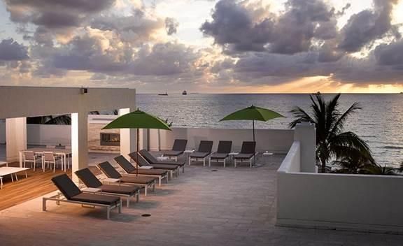 Exterior, Pool, Water