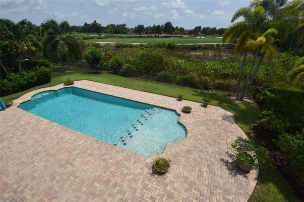 Exterior, Pool, Water