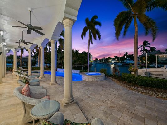Exterior, Pool, Water