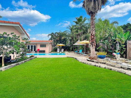 Backyard, Exterior, Pool