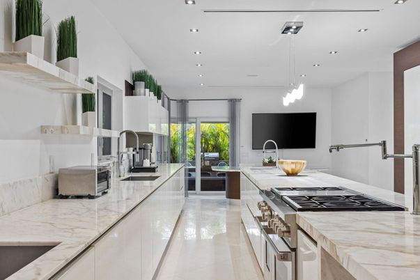 Interior, Kitchen, Pendant Lights, Recessed Lighting, Stainless Steel Appliances