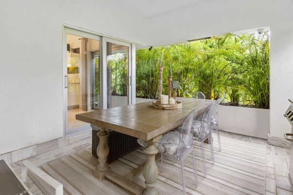Dining room, Interior