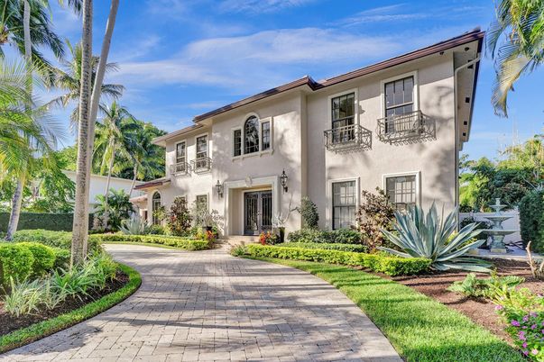 Backyard, Exterior, Facade, French Provincial