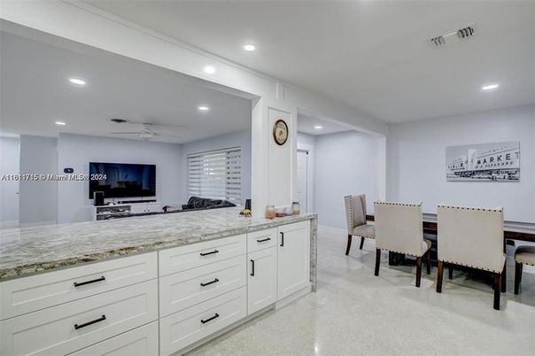 Dining room, Interior, Recessed Lighting