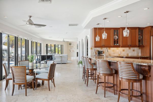 Dining room, Interior, Pendant Lights, Recessed Lighting