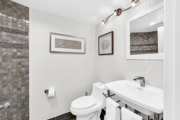 Bathroom, Interior, Recessed Lighting