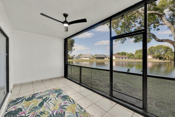 Interior, Sun Room, Water