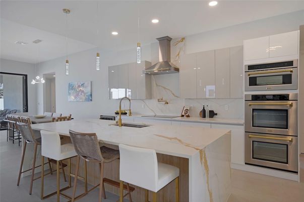 Dining room, Interior, Kitchen, Pendant Lights, Recessed Lighting, Stainless Steel Appliances