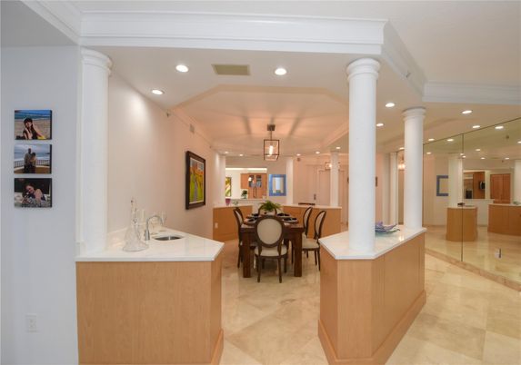 Dining room, Interior, Pendant Lights, Recessed Lighting