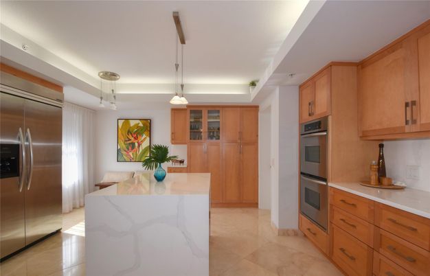 Interior, Kitchen, Pendant Lights, Stainless Steel Appliances