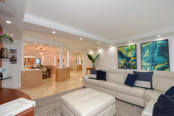 Dining room, Interior, Kitchen, Living room, Pendant Lights, Recessed Lighting