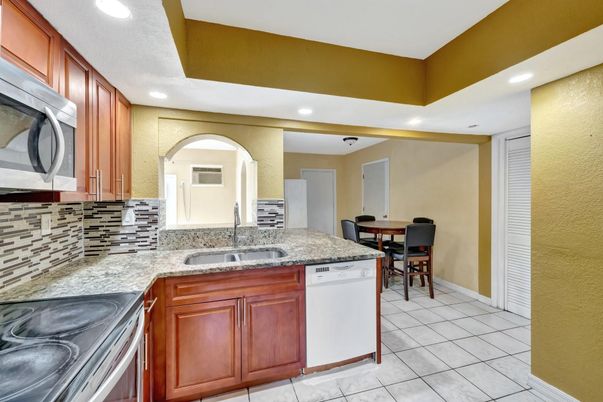 Dining room, Interior, Kitchen, Recessed Lighting