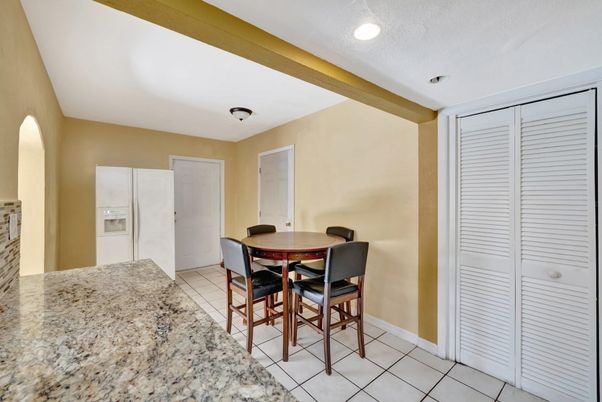 Dining room, Interior, Recessed Lighting