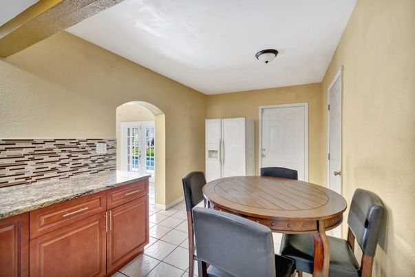 Dining room, Interior