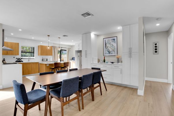 Dining room, Interior, Kitchen, Pendant Lights, Recessed Lighting, Wood Texture Flooring
