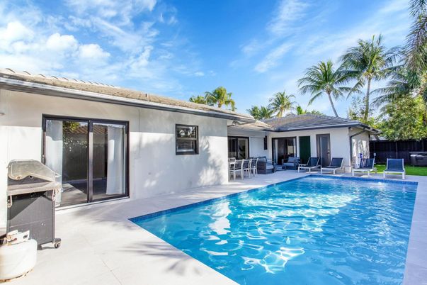 Exterior, Pool
