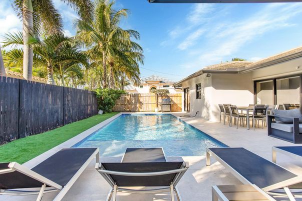 Exterior, Pool