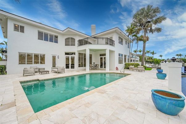 Exterior, Pool, Water