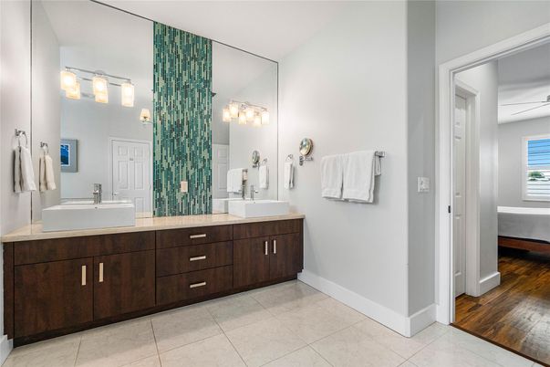 Bathroom, Dual Sink Vanities, Interior, Wood Texture Flooring