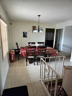 Chandelier, Dining room, Interior, Pendant Lights