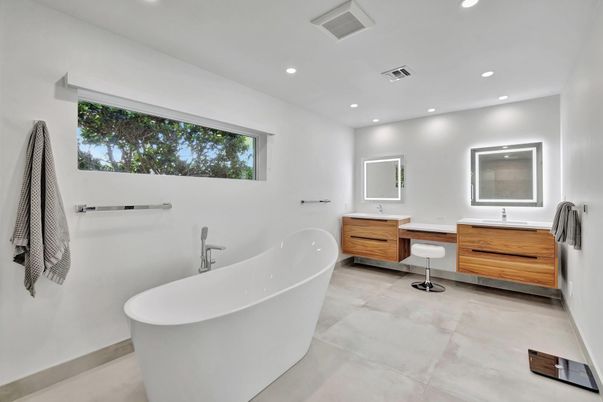 Bathroom, Dual Sink Vanities, Free Standing Baths, Interior, Recessed Lighting