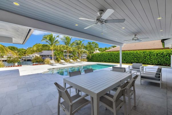 Exterior, Pool, Recessed Lighting