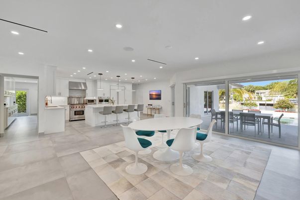 Dining room, Interior, Kitchen, Pendant Lights, Recessed Lighting, Stainless Steel Appliances