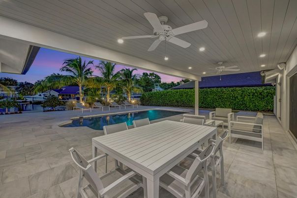 Exterior, Pool, Recessed Lighting