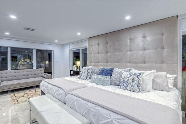 Bedroom, Interior, Recessed Lighting